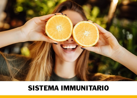 Ragazza con Frutta, integratori sistema immunitario